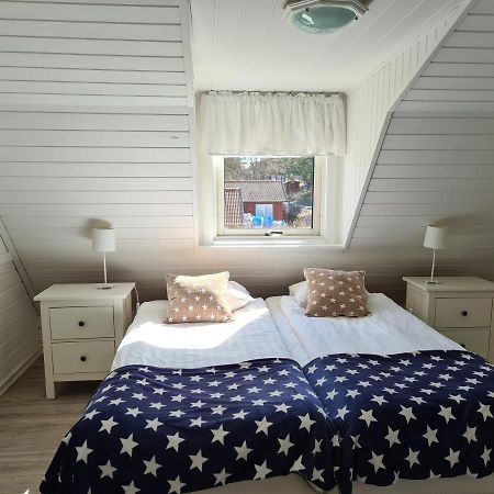 Missionshuset Bed & Breakfast Sandhamn Exterior photo
